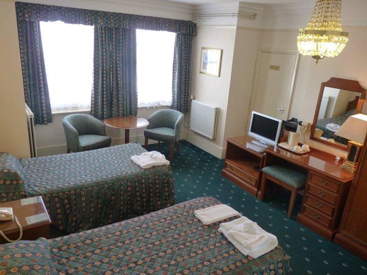 Courtlands Hotel Eastbourne Room photo
